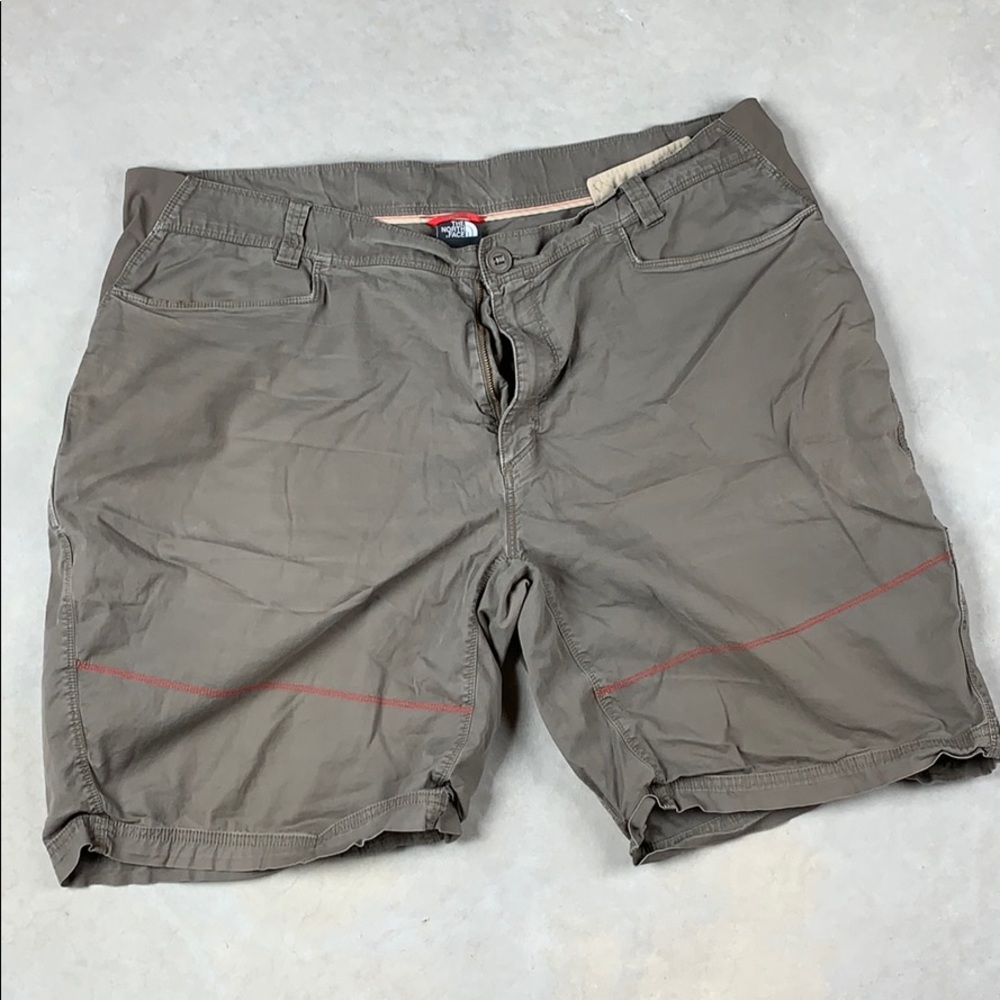 North Face Shorts XXL